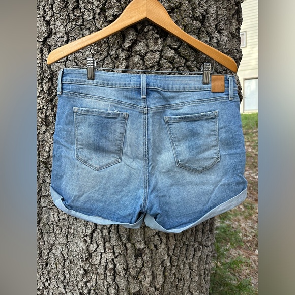 Level 99 Women’s Jean Shorts - Picture 3 of 4